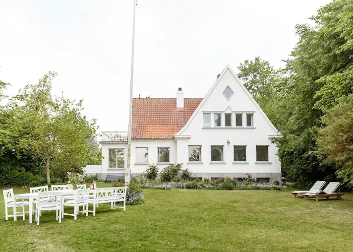 House From 1924 With Sea View In Front Yard بيت للعطل *