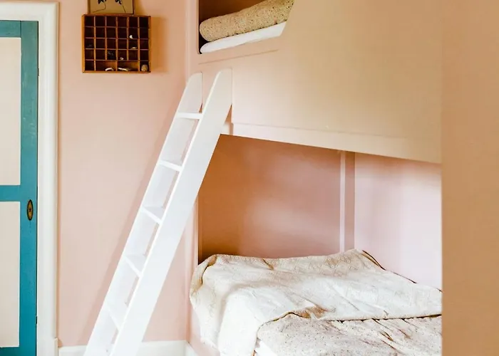 Vakantiehuis House From 1924 With Sea View In Front Yard Mommark